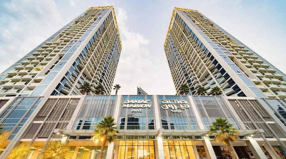 Vogue Damac Maison Prive Balcony & Pool With Canal View Prime Business Bay Location, Steps From Downtown & Burj Khalifa Dubai Apartment