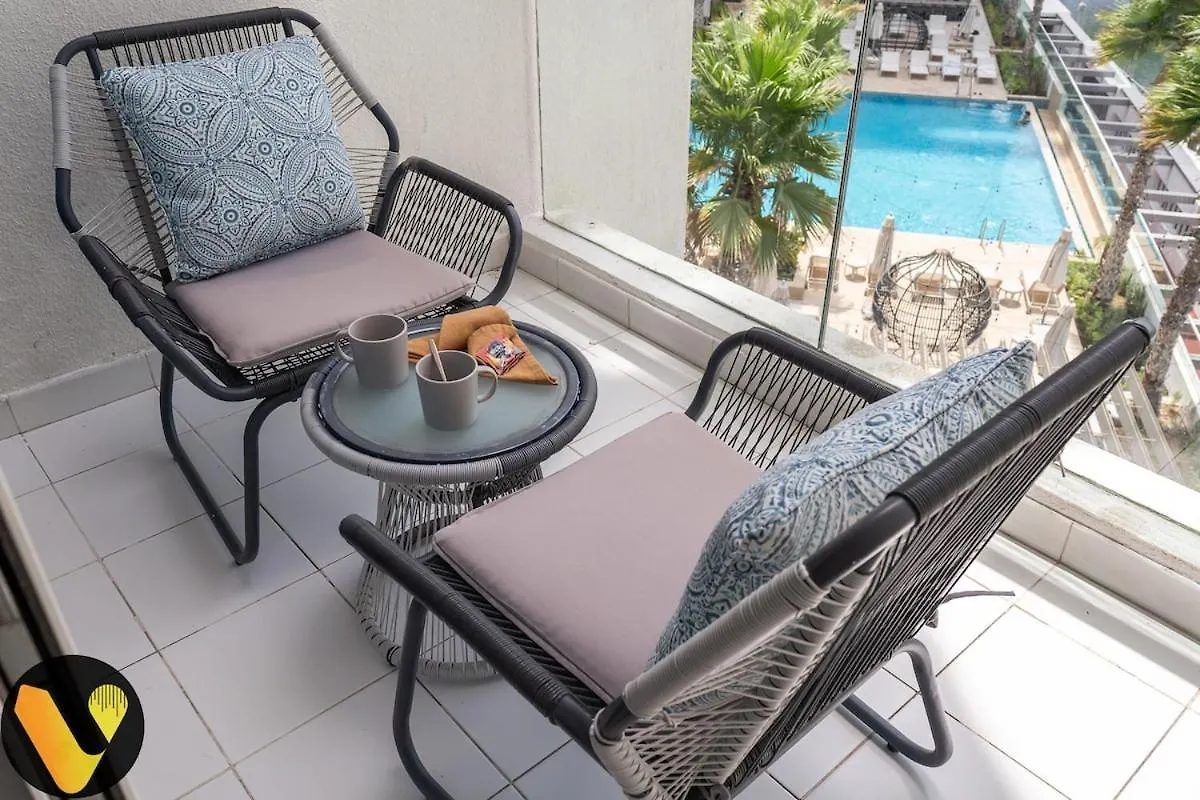 Apartment Vogue Damac Maison Prive Balcony & Pool With Canal View Prime Business Bay Location, Steps From Downtown & Burj Khalifa Dubai
